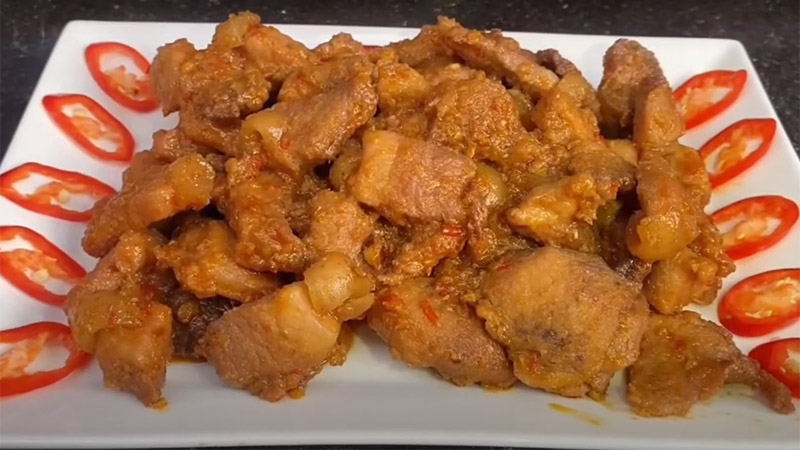 Thịt heo rừng xào sa tế Thịt heo rừng xào sa tế